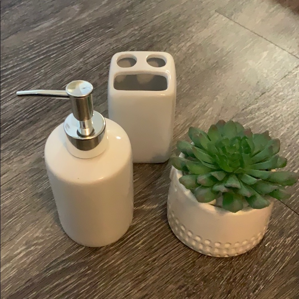 Kit Bathroom